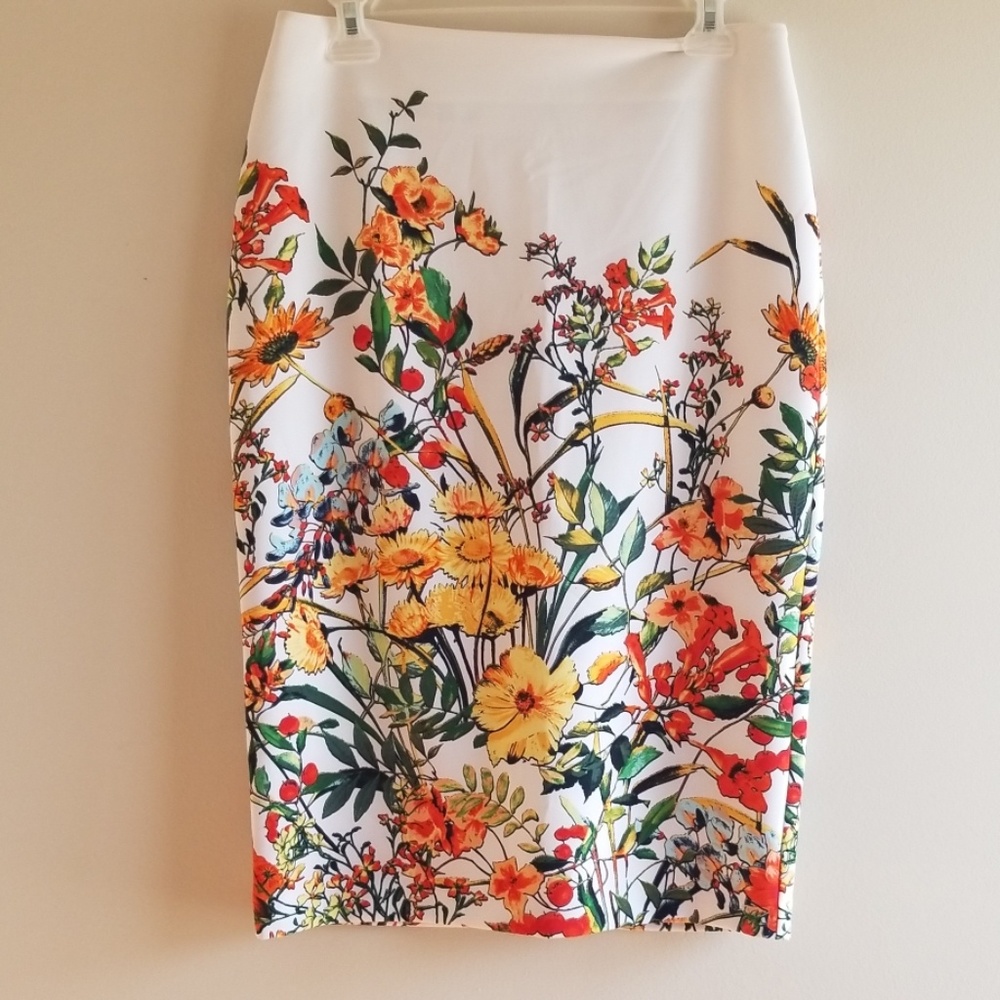 White Floral pencil skirt